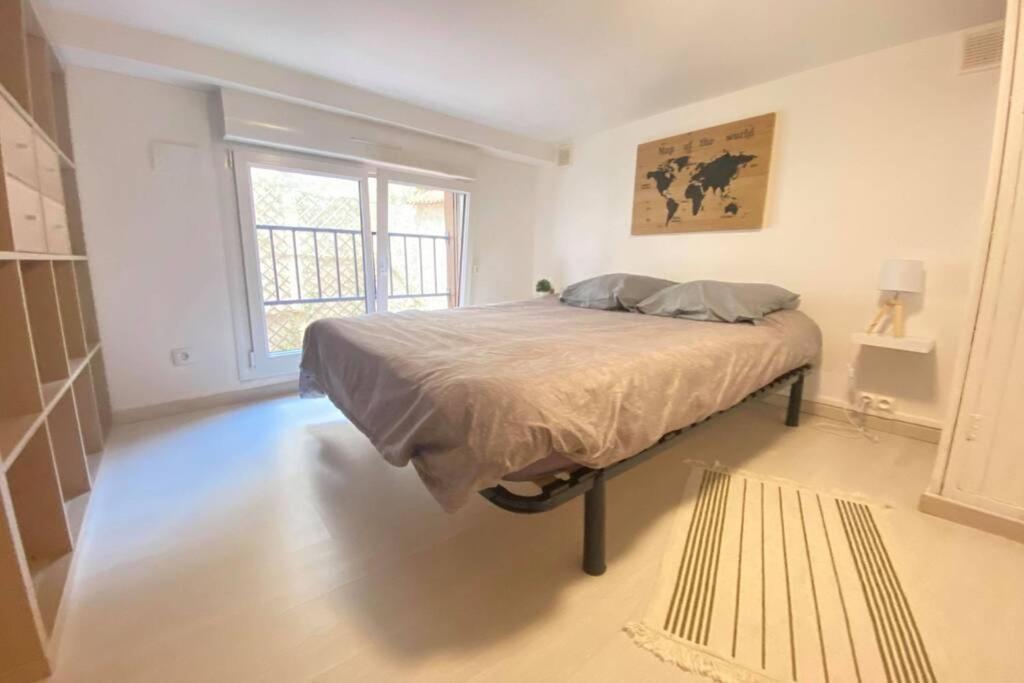 Appartement Au coeur de la cité médiévale à Laon Extérieur photo